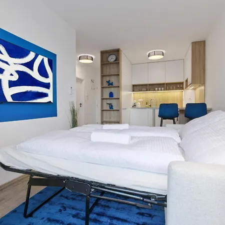 Lam Blue Ac - Balcony * Pressburg