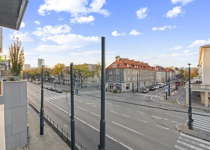 Lam Blue Ac - Balcony *