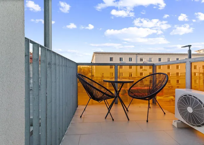 Lam Blue Ac - Balcony Bratislava