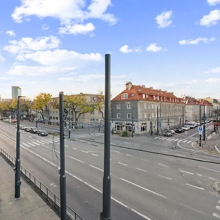 Lam Blue Ac - Balcony *